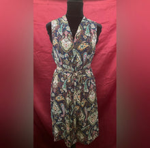 Load image into Gallery viewer, Paisley Print Sleeveless Dress
