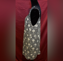 Load image into Gallery viewer, Old Navy Black and White Floral Dress
