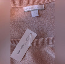 Load image into Gallery viewer, New York &amp; Company Sweater
