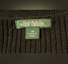 Load image into Gallery viewer, Black Ribbed Juniors Sweater
