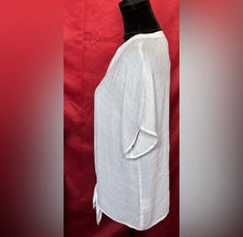 Load image into Gallery viewer, AUW Elegant White Blouse

