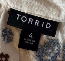 Load image into Gallery viewer, Embroidered White and Blue Women's Top
