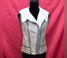 Load image into Gallery viewer, Juniors Tan and brown Shearling Vest
