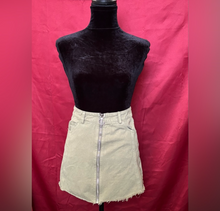 Load image into Gallery viewer, Skirt
