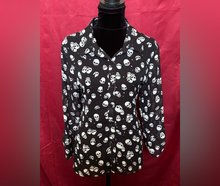 Load image into Gallery viewer, Black and White Skull Print Blouse

