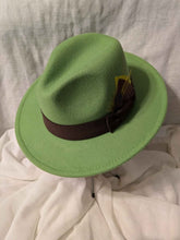 Load image into Gallery viewer, NEW Grn /Mustard Fedora
