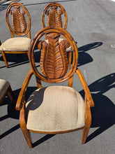 Load image into Gallery viewer, Solid Wood Rooms To Go Dining Set
